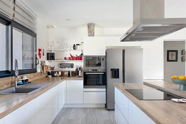 Vente Villa de luxe Nîmes 5 Pièces 168 m²