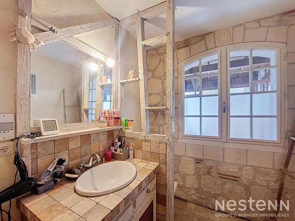 A vendre Maison de 206 m² habitable de plain pied avec piscine, garage et parc arboré