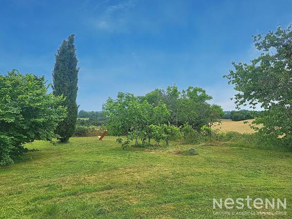 A vendre Maison de 206 m² habitable de plain pied avec piscine, garage et parc arboré