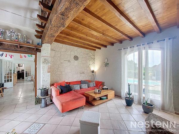 A vendre Maison de 206 m² habitable de plain pied avec piscine, garage et parc arboré