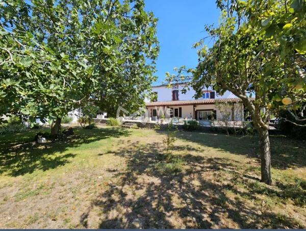 MAISON DE 273 M² AVEC PIECE INDEPENDANTE,GARAGE ET TERRAIN SANS VIS A VIS AU CALME