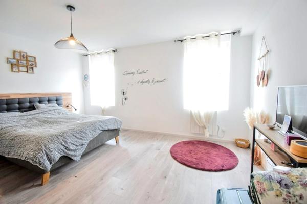 Appartement rénové avec terrasse & balcon – 2 chambres – Parking sécurisé