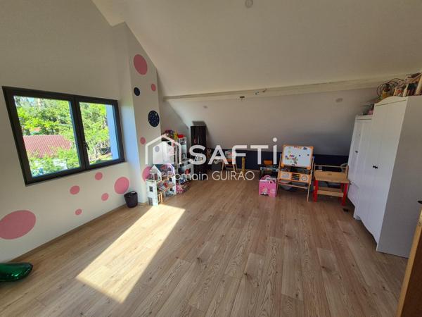 BELLE MAISON DE 170 M2 AVEC TERRAIN DE 2333 M2