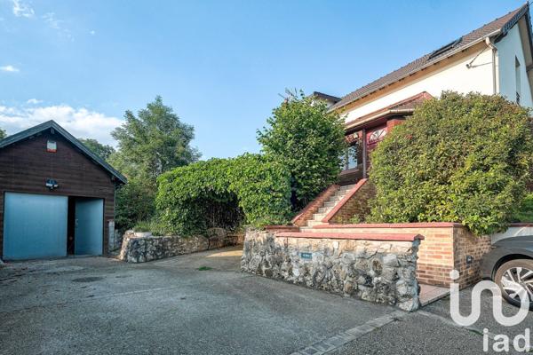 House for sale 8 rooms 142 m² Montévrain