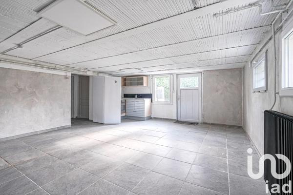 House for sale 8 rooms 142 m² Montévrain