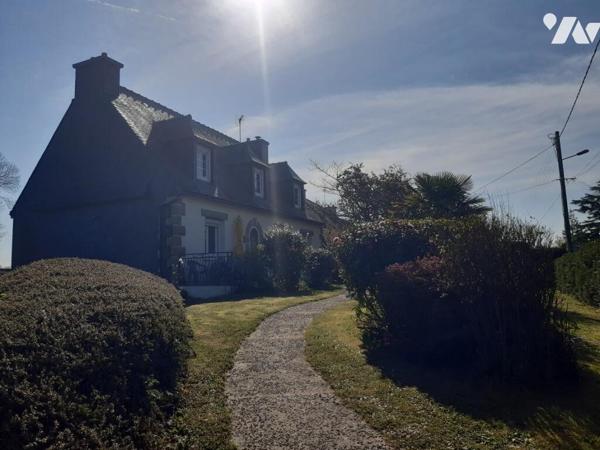 Maison à vendre à GUERLEDAN (22530), Côtes d'Armor (22), située sur la commune de Mûr-de-Bretag...