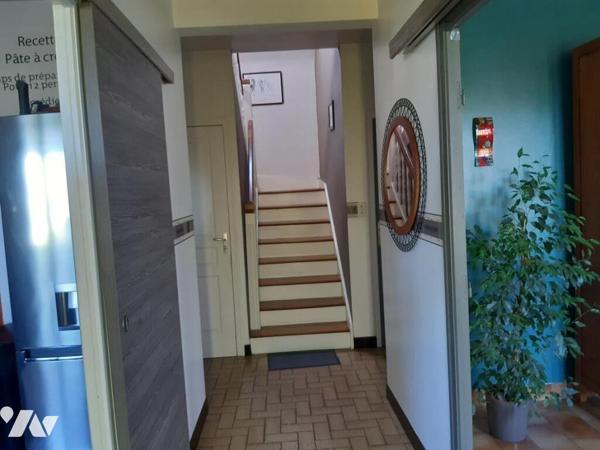 Maison à vendre à GUERLEDAN (22530), Côtes d'Armor (22), située sur la commune de Mûr-de-Bretag...