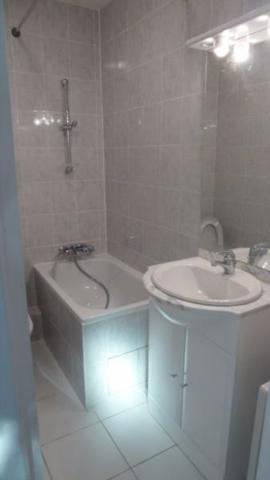 Appartement 2 pièces dans dépendance.