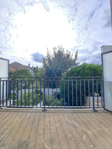ST-Augustin Centre, terrasse, calme, lumineux.