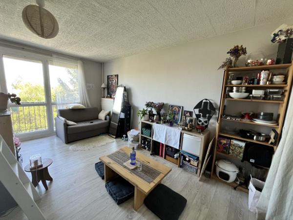 Appartement à louer 530 € CC Tours 1 pièce 32 m² DPE D