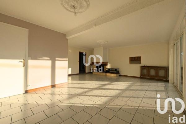 Appartement 5 pièces de 121 m² à Lens (62300)