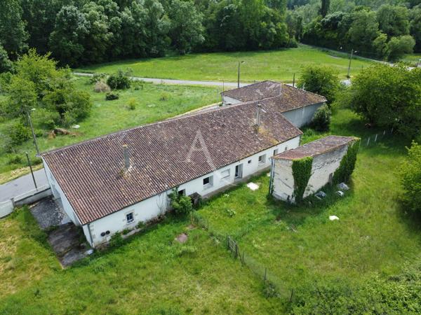 Maison Salles D'Angles 6 pièce(s) 1400 m2