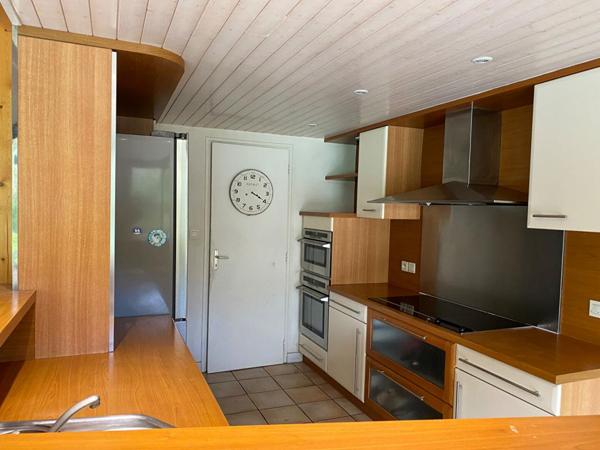 Aux portes de Vannes 10' du port  maison 145M2 avec piscine et jardin 1500M2