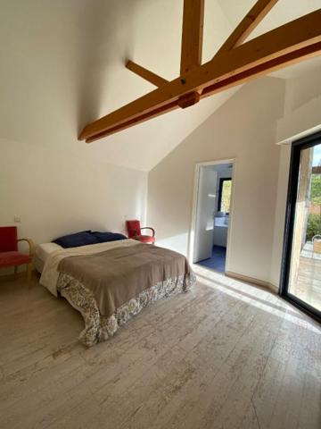 Aux portes de Vannes 10' du port  maison 145M2 avec piscine et jardin 1500M2