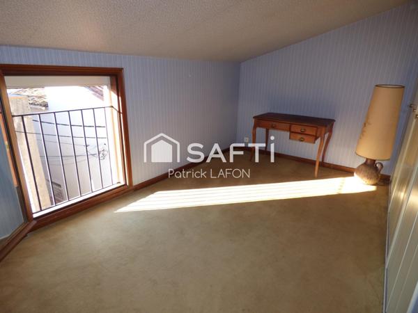 Immeuble 3 Appartements terrasses et garage.