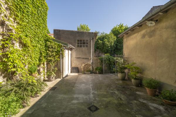 Laxou (54520) Maison de centre-ville située en plein cœur de Laxou Village avec jardin 600m2