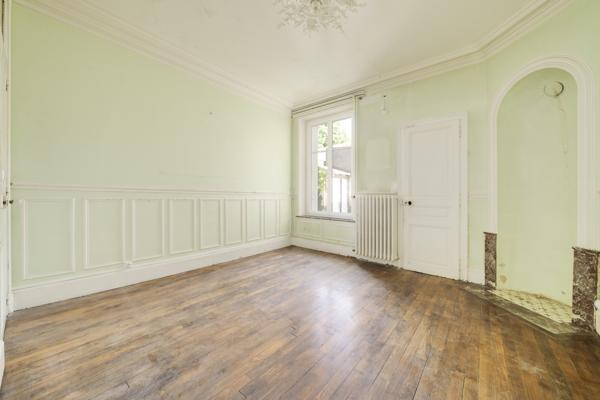 Laxou (54520) Maison de centre-ville située en plein cœur de Laxou Village avec jardin 600m2