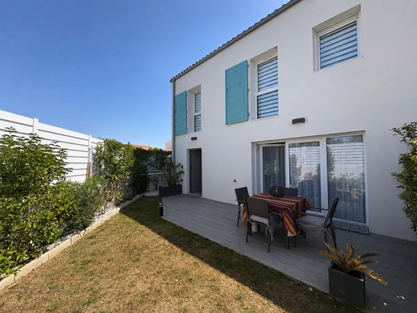 MAISON RECENTE, 3 CHAMBRES AVEC GARAGE ET JARDIN
