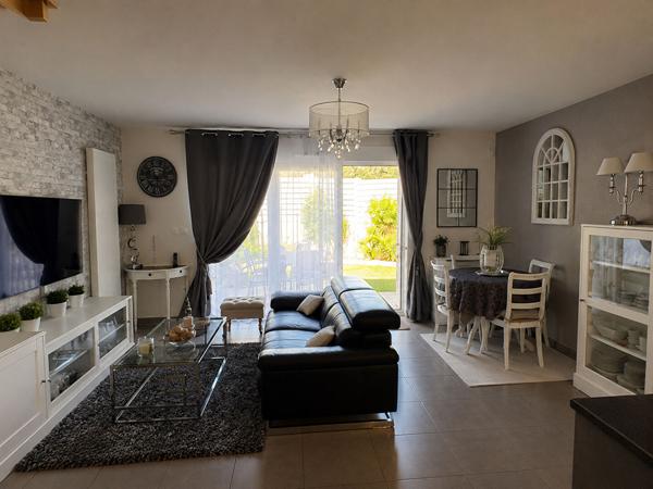 MAISON RECENTE, 3 CHAMBRES AVEC GARAGE ET JARDIN
