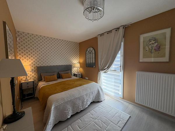 MAISON RECENTE, 3 CHAMBRES AVEC GARAGE ET JARDIN