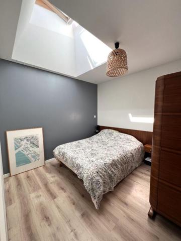 NEUVILLE SUR SAONE. Duplex 4 pièces 87m2 avec terrasse et parking abrité privé et sécurisé