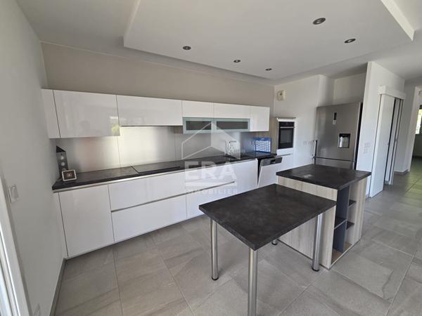 Superbe toit terrasse 4 pièces vue mer double garage