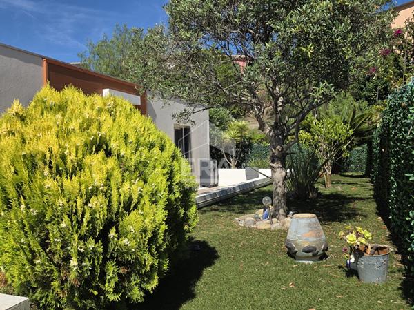 Superbe toit terrasse 4 pièces vue mer double garage