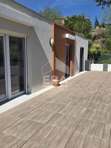 Superbe toit terrasse 4 pièces vue mer double garage