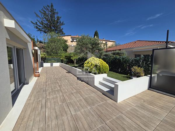 Superbe toit terrasse 4 pièces vue mer double garage