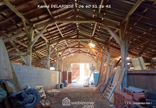 Grange 219 m² à Aubigny-Les Clouzeaux 85430