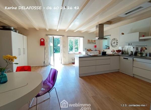 Grange 219 m² à Aubigny-Les Clouzeaux 85430