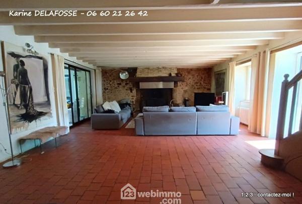 Grange 219 m² à Aubigny-Les Clouzeaux 85430