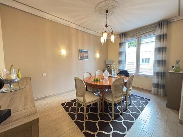 Maison du centre de Donges 4 chambres et un bureau de 155.76 m2 avec jardin clos de 650m² et un grand garage