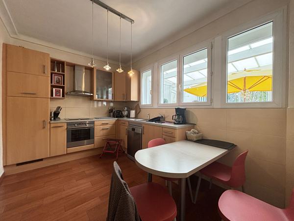 Maison du centre de Donges 4 chambres et un bureau de 155.76 m2 avec jardin clos de 650m² et un grand garage