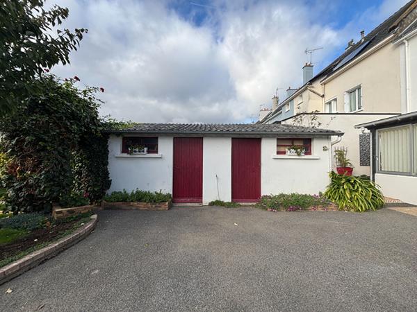 Maison du centre de Donges 4 chambres et un bureau de 155.76 m2 avec jardin clos de 650m² et un grand garage