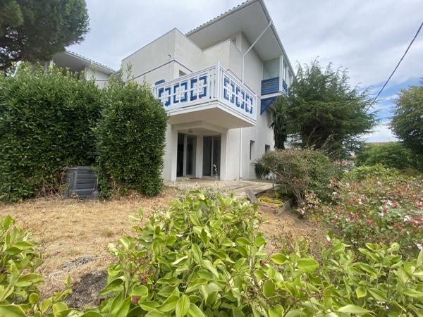 ARCACHON !  T2 de 37 m2, jardin de 150 m2, parking et cave !