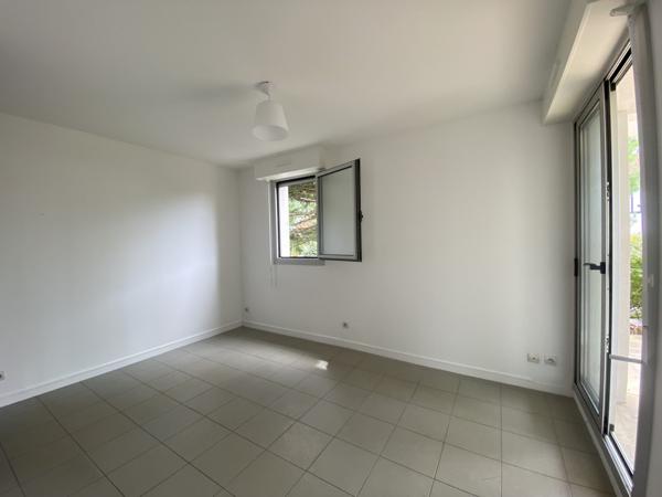 ARCACHON !  T2 de 37 m2, jardin de 150 m2, parking et cave !