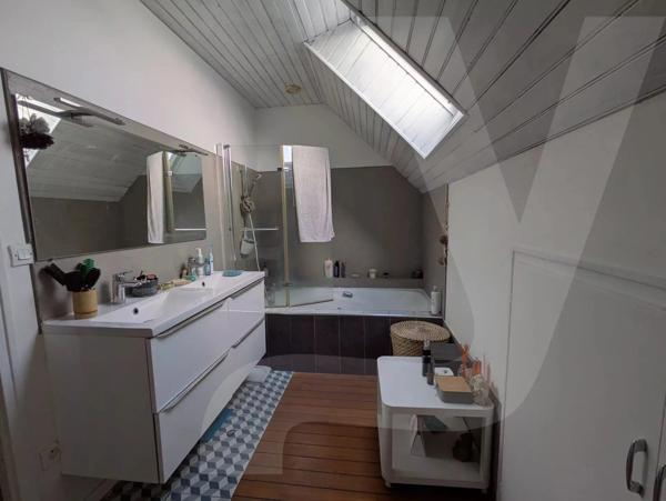 Maison T8 à Treillières avec 2 garages - 44119 Treillières - Réf 253