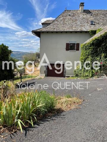 Maison à SAINT-HIPPOLYTE, 12140 - 10 pièces 250m²