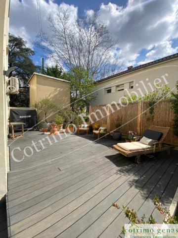 TRIPLEX Bron 6 pièce(s), 3 chambres + bureau + jardin