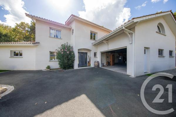 Maison à vendre  7 pièces - 203,29 m 2   ST MEDARD EN JALLES  - 33
