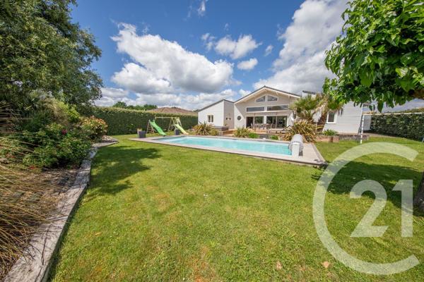 Maison à vendre  7 pièces - 203,29 m 2   ST MEDARD EN JALLES  - 33