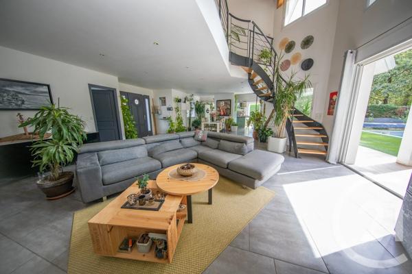 Maison à vendre  7 pièces - 203,29 m 2   ST MEDARD EN JALLES  - 33