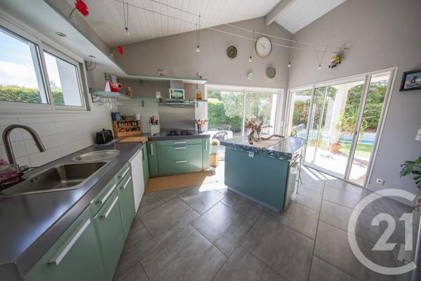 Maison à vendre  7 pièces - 203,29 m 2   ST MEDARD EN JALLES  - 33
