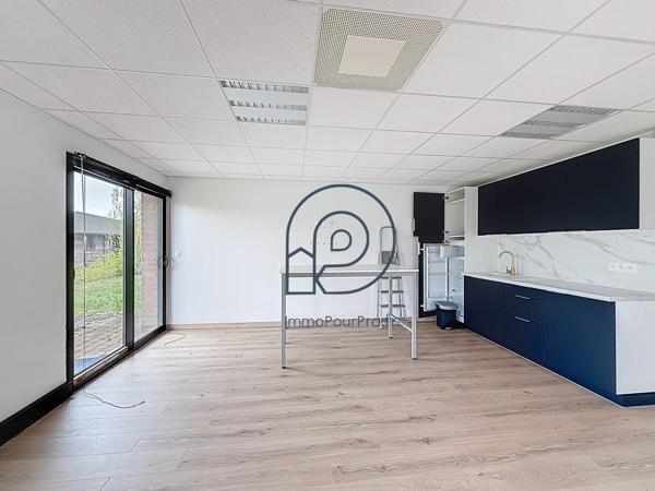 Villeneuve-d'Ascq – Haute Borne | Ensemble RDC 256 m² (149 m² libre + 107 m² loué) + 10 parkings | À vendre