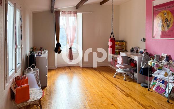 Maison à vendre    6 pièces •  Rochefort