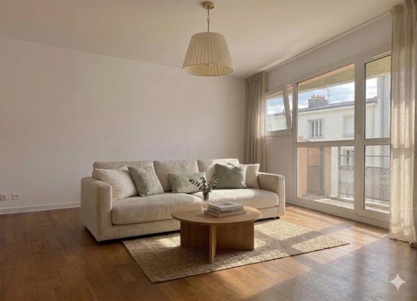Appartement 76 m² très lumineux DPE C 3? étage avec ascenseur place de parking privative