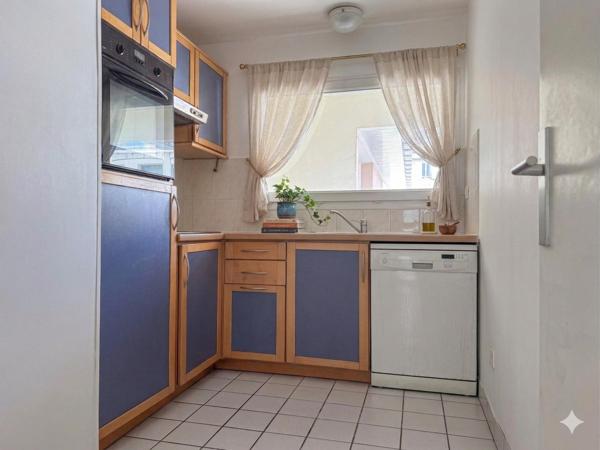 Appartement 76 m² très lumineux DPE C 3? étage avec ascenseur place de parking privative