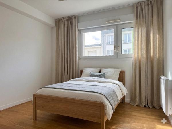 Appartement 76 m² très lumineux DPE C 3? étage avec ascenseur place de parking privative