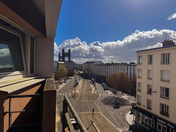 Appartement 76 m² très lumineux DPE C 3? étage avec ascenseur place de parking privative
